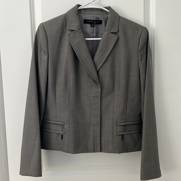 Anne Klein woman’s suit jacket. Gray. - Picture 1 of 8